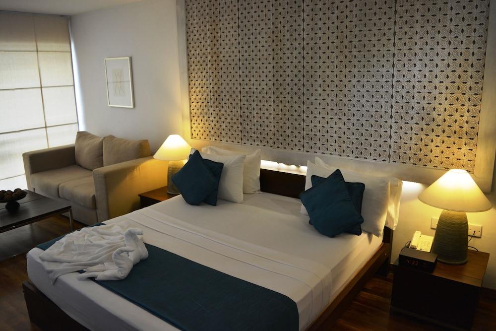 Rockwell Hotel 4*